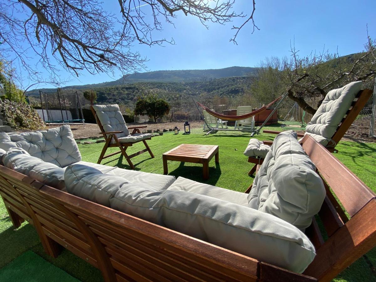 La Huerta Del Castillo Con Su Caz De Agua - Enjoy Life & Relax Castillo de Locubín Eksteriør billede